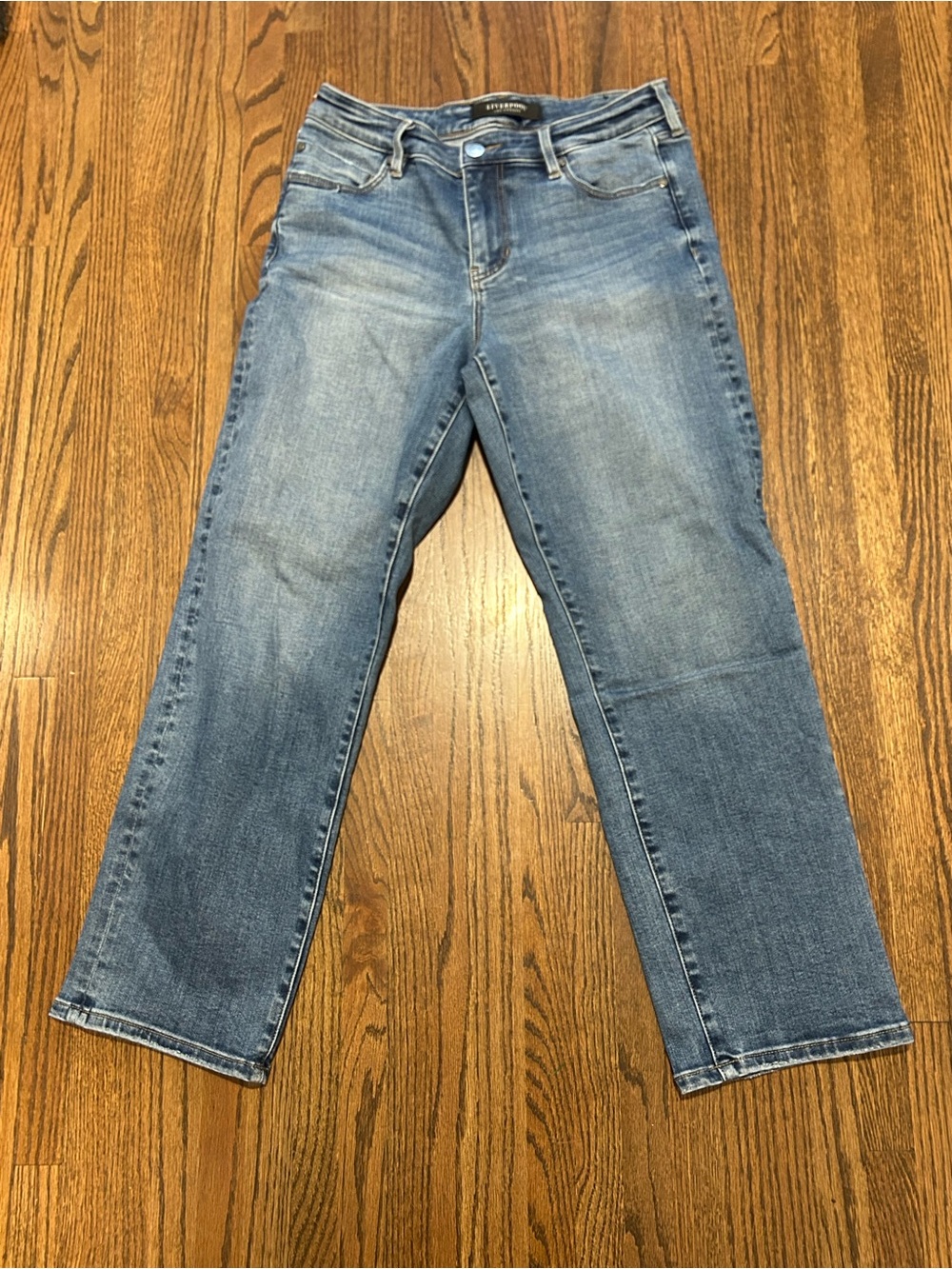 Liverpool Los Angeles Women’s Size 6/28 Straight Leg Jeans Medium Wash